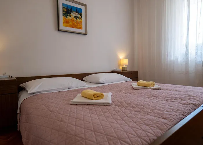 Irena\'S Place A2