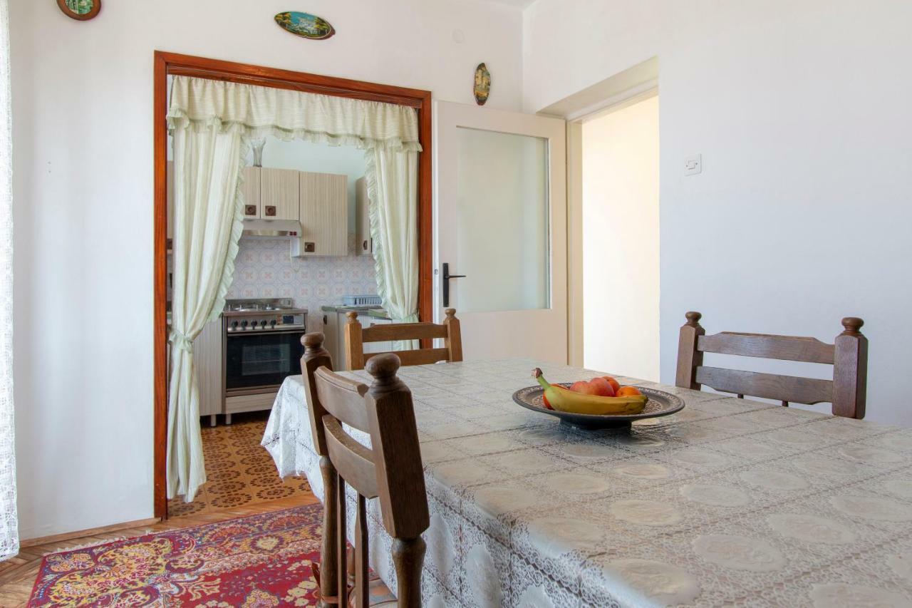 Irena's Place A2 Apartment *